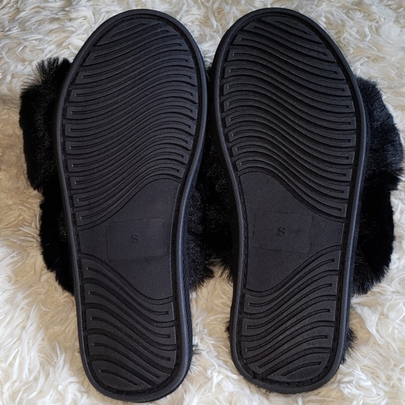 Slippers Faux Fluffy Fur Criss Cross Brand New - Picture 4 of 8